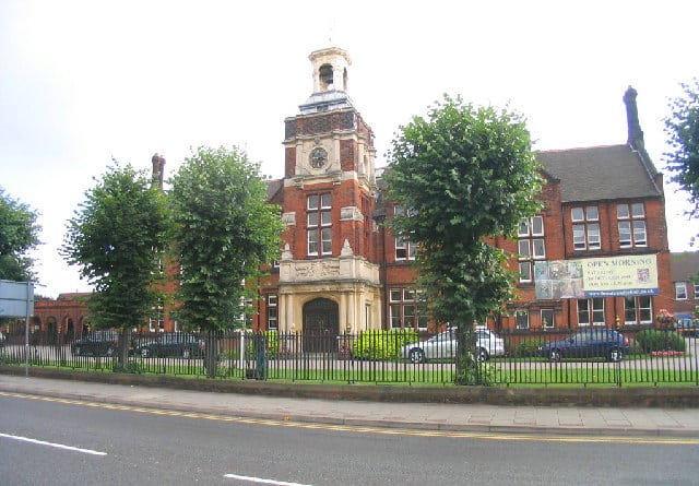 Brentwood-School-Wikimedia-Commons